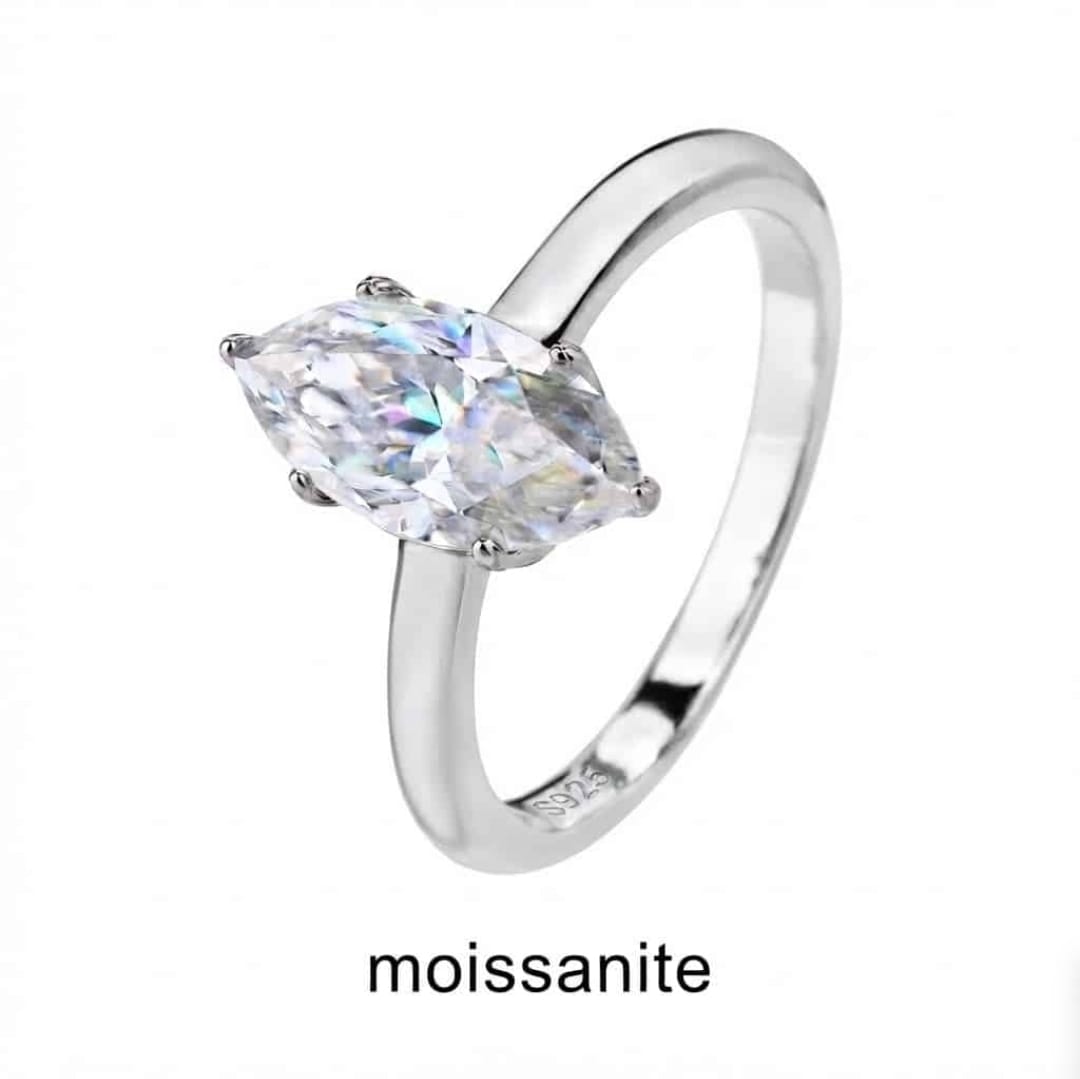 טבעת כסף 925 מוסונייט מרקיזה ציפוי זהב לבן – Marquise Moissanite