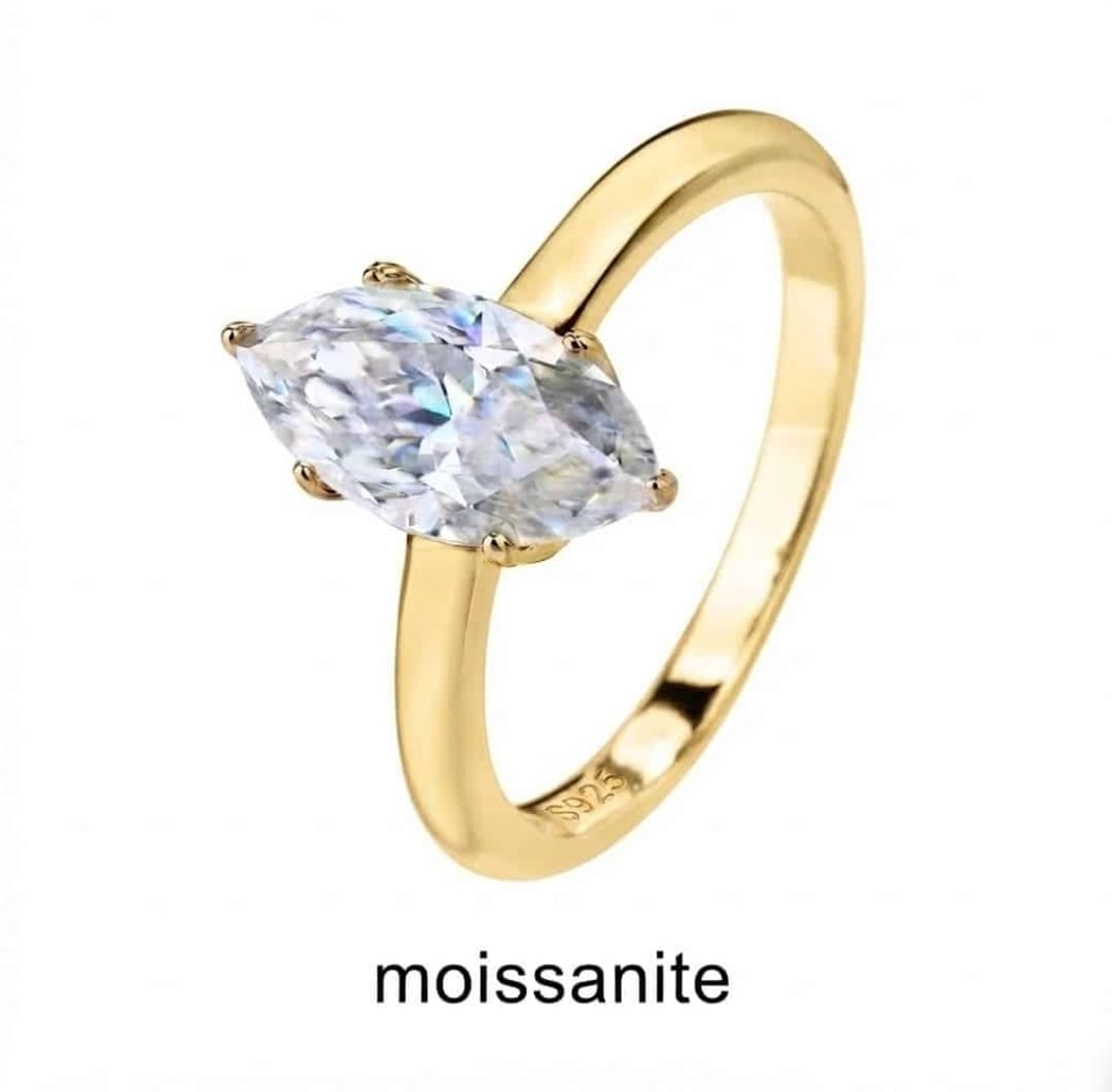Moissanite Gold Ring | כסף 925 ציפוי זהב 14K | משקל כולל 2 קראט